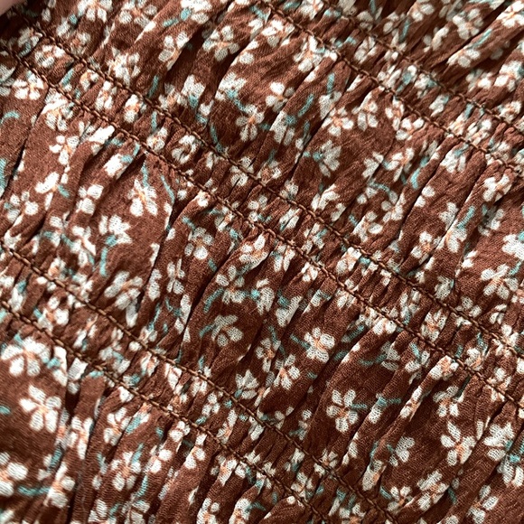 AE Floral Tank - Picture 2 of 3